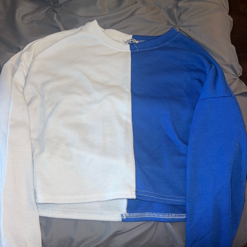 Half blue half white cropped long sleeve